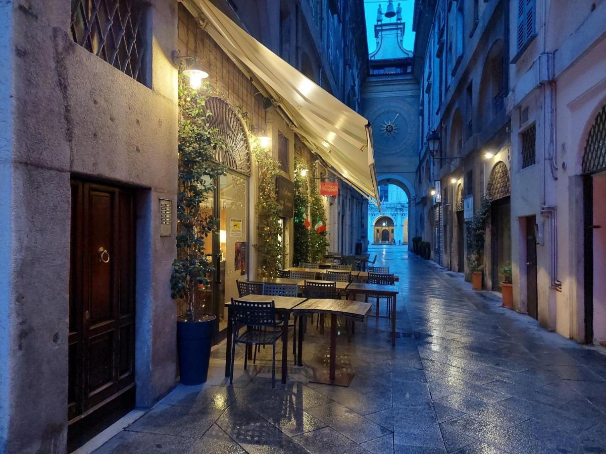 Fiordiluna, Nel Cuore Di Brescia Hotel Bagian luar foto