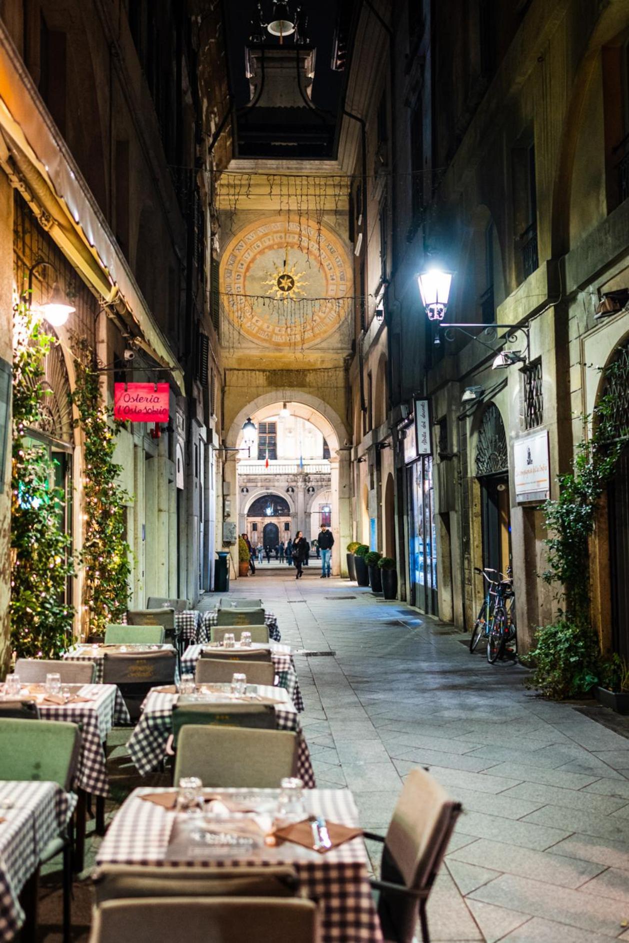 Fiordiluna, Nel Cuore Di Brescia Hotel Bagian luar foto